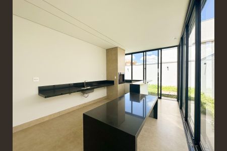 Cozinha de casa de condomínio para alugar com 3 quartos, 212m² em Gávea, Uberlândia