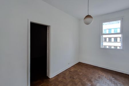 Apartamento à venda com 70m², 2 quartos e 1 vaga Apartamento à venda com 70m², 2 quartos e 1 vagaSala