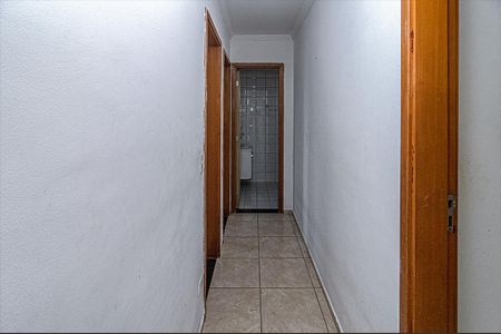 corredor para os cômodos_1 de apartamento para alugar com 2 quartos, 55m² em Jardim Santa Emilia, São Paulo