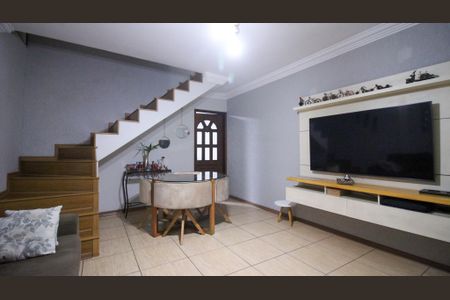 Casa à venda com 3 quartos, 250m² em Vila Rica, São Paulo