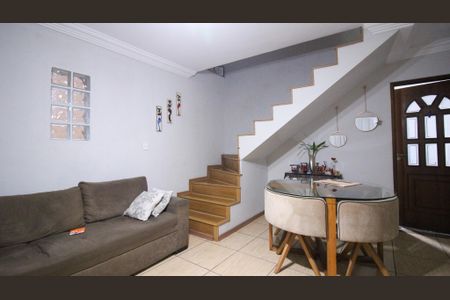 Casa à venda com 3 quartos, 250m² em Vila Rica, São Paulo