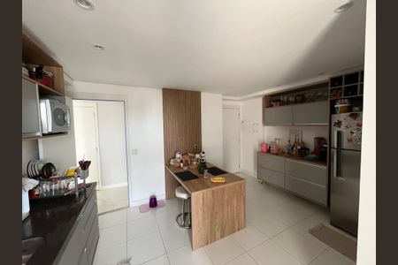 Apartamento à venda com 110m², 2 quartos e 2 vagasCozinha 