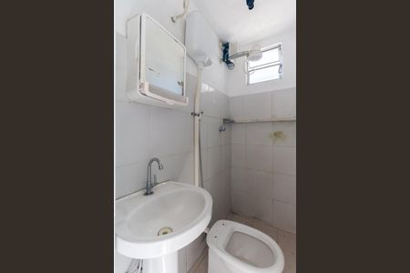 Banheiro de casa para alugar com 1 quarto, 35m² em Vila Santa Clara, São Paulo