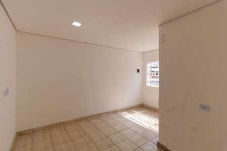 Quarto de casa para alugar com 1 quarto, 35m² em Vila Santa Clara, São Paulo