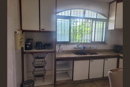 Casa de condomínio para alugar com 600m², 4 quartos e 3 vagasCozinha