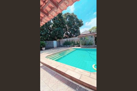 Casa de condomínio para alugar com 600m², 4 quartos e 3 vagasPiscina