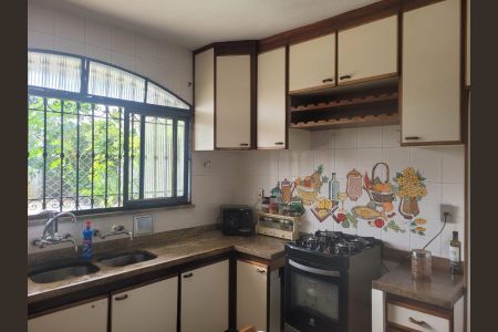 Casa de condomínio para alugar com 600m², 4 quartos e 3 vagasCozinha