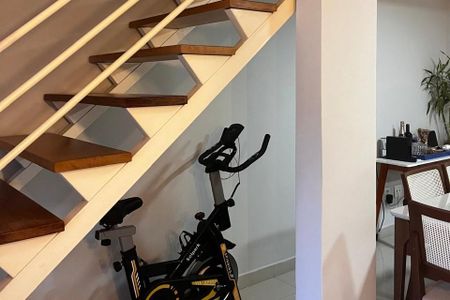 Sala de casa de condomínio à venda com 3 quartos, 110m² em Medeiros, Jundiaí