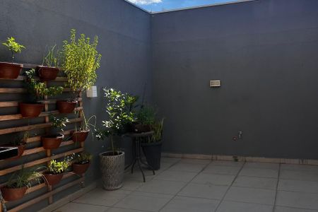 Casa de condomínio à venda com 110m², 3 quartos e 3 vagas Casa de condomínio à venda com 110m², 3 quartos e 3 vagasÁrea externa