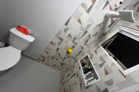 Casa de condomínio à venda com 110m², 3 quartos e 3 vagas Casa de condomínio à venda com 110m², 3 quartos e 3 vagasBanheiro