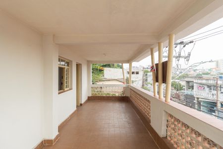 Sacada de casa para alugar com 3 quartos, 100m² em Vila Sul Americana, Carapicuíba