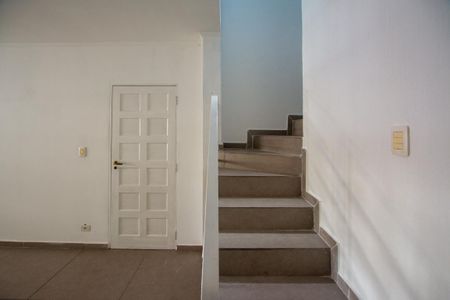 Casa à venda com 180m², 3 quartos e 2 vagas Casa à venda com 180m², 3 quartos e 2 vagasSALA