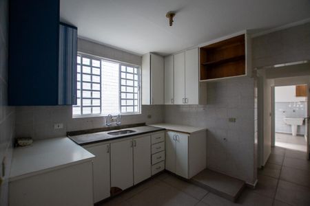 Casa à venda com 180m², 3 quartos e 2 vagas Casa à venda com 180m², 3 quartos e 2 vagasCOZINHA