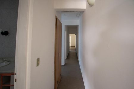 Casa à venda com 180m², 3 quartos e 2 vagas Casa à venda com 180m², 3 quartos e 2 vagasCORREDOR