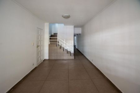 SALA de casa para alugar com 1 quarto, 180m² em Jardim Rizzo, São Paulo