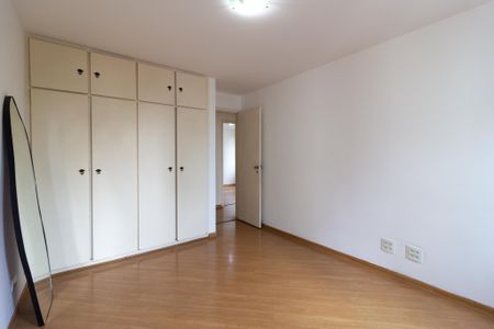 Apartamento para alugar com 107m², 3 quartos e 1 vaga Apartamento para alugar com 107m², 3 quartos e 1 vagaQuarto 1