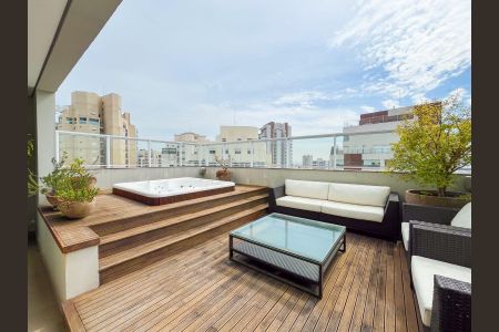 Apartamento à venda com 330m², 4 quartos e 4 vagas Apartamento à venda com 330m², 4 quartos e 4 vagasVaranda
