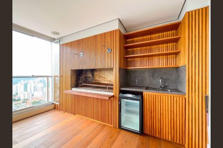 Apartamento à venda com 330m², 4 quartos e 4 vagas Apartamento à venda com 330m², 4 quartos e 4 vagasVaranda