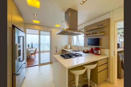 Apartamento à venda com 330m², 4 quartos e 4 vagas Apartamento à venda com 330m², 4 quartos e 4 vagasCozinha