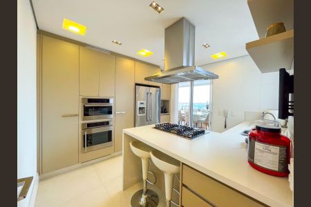 Apartamento à venda com 330m², 4 quartos e 4 vagas Apartamento à venda com 330m², 4 quartos e 4 vagasCozinha