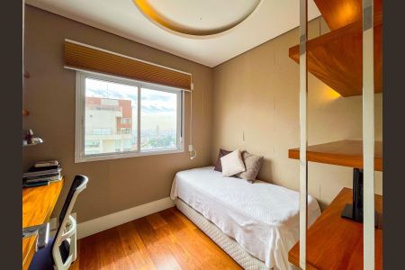 Apartamento à venda com 330m², 4 quartos e 4 vagas Apartamento à venda com 330m², 4 quartos e 4 vagasQuarto