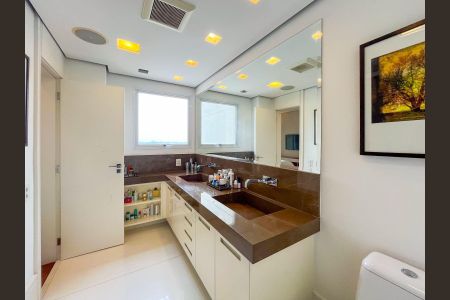 Apartamento à venda com 330m², 4 quartos e 4 vagas Apartamento à venda com 330m², 4 quartos e 4 vagasBanheiro