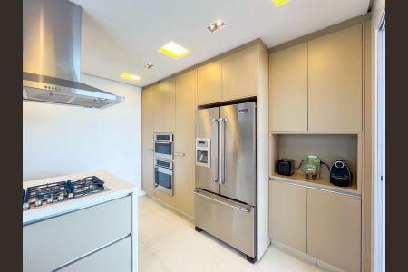Apartamento à venda com 330m², 4 quartos e 4 vagas Apartamento à venda com 330m², 4 quartos e 4 vagasCozinha