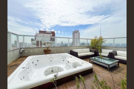 Apartamento à venda com 330m², 4 quartos e 4 vagas Apartamento à venda com 330m², 4 quartos e 4 vagasVista