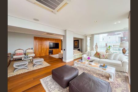 Apartamento à venda com 330m², 4 quartos e 4 vagas Apartamento à venda com 330m², 4 quartos e 4 vagasSala