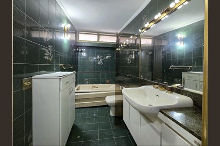 Apartamento para alugar com 132m², 3 quartos e 1 vagaBanheiro 