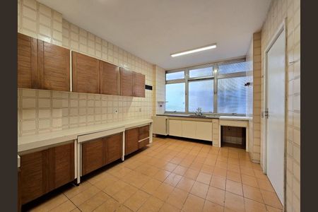 Apartamento para alugar com 132m², 3 quartos e 1 vagaCozinha