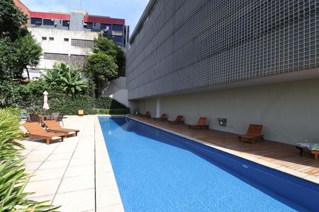 Apartamento para alugar com 130m², 2 quartos e 2 vagasÁrea comum - Piscina
