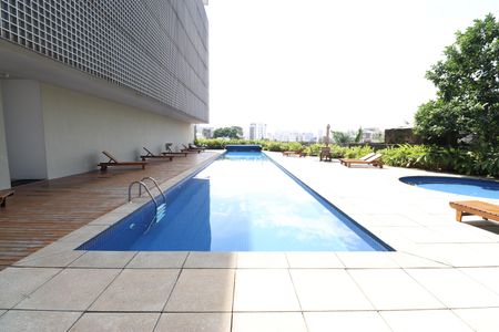 Apartamento para alugar com 130m², 2 quartos e 2 vagasÁrea comum - Piscina