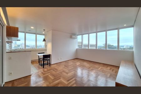 Sala de apartamento para alugar com 2 quartos, 130m² em Vila Ipojuca, São Paulo