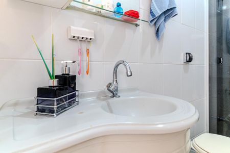 Apartamento à venda com 63m², 2 quartos e sem vaga Apartamento à venda com 63m², 2 quartos e sem vagaBanheiro