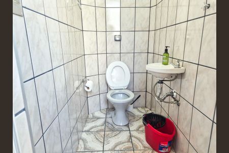 Apartamento à venda com 86m², 3 quartos e sem vaga Apartamento à venda com 86m², 3 quartos e sem vagaBanheiro da Área de Serviço
