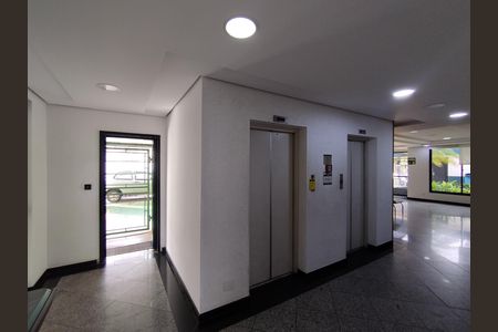 Apartamento à venda com 74m², 3 quartos e 2 vagasHall de entrada