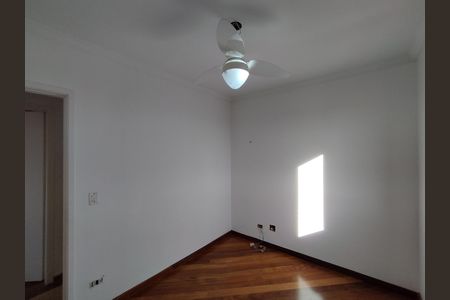 Apartamento à venda com 74m², 3 quartos e 2 vagasQuarto  2