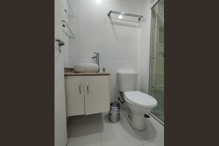 Apartamento à venda com 74m², 3 quartos e 2 vagasBanheiro da suíte