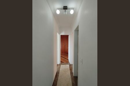 Apartamento à venda com 74m², 3 quartos e 2 vagasCorredor 