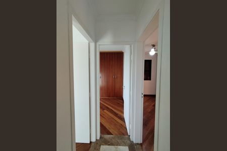 Apartamento à venda com 74m², 3 quartos e 2 vagasCorredor 