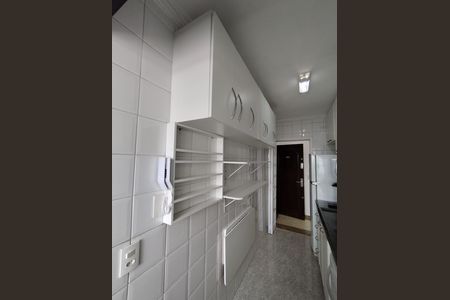 Apartamento à venda com 74m², 3 quartos e 2 vagasCozinha - Armários