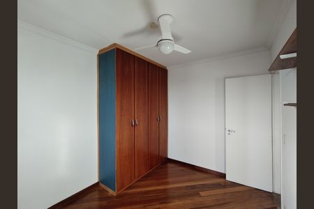 Apartamento à venda com 74m², 3 quartos e 2 vagasQuarto  2