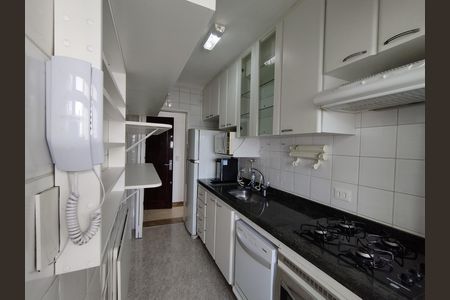 Apartamento à venda com 74m², 3 quartos e 2 vagasCozinha - Armários