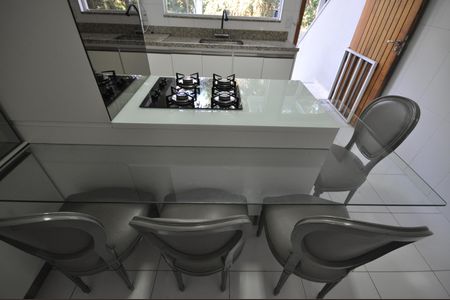 Casa à venda com 120m², 3 quartos e 2 vagasCozinha