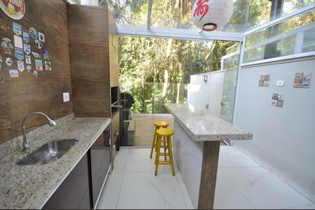 Casa à venda com 120m², 3 quartos e 2 vagasChurrasqueira