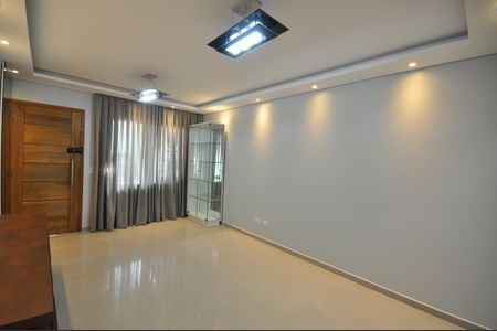 Casa à venda com 120m², 3 quartos e 2 vagasSala