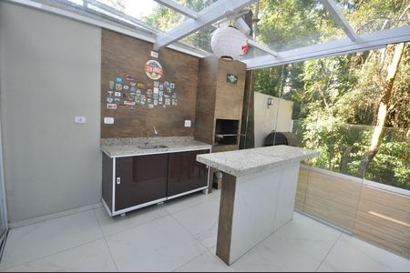 Casa à venda com 120m², 3 quartos e 2 vagasChurrasqueira