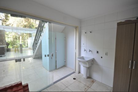 Casa à venda com 120m², 3 quartos e 2 vagasÁrea de Serviço