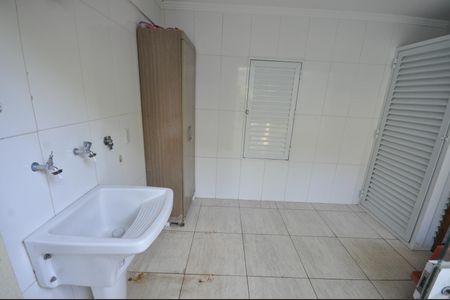Casa à venda com 120m², 3 quartos e 2 vagasÁrea de Serviço